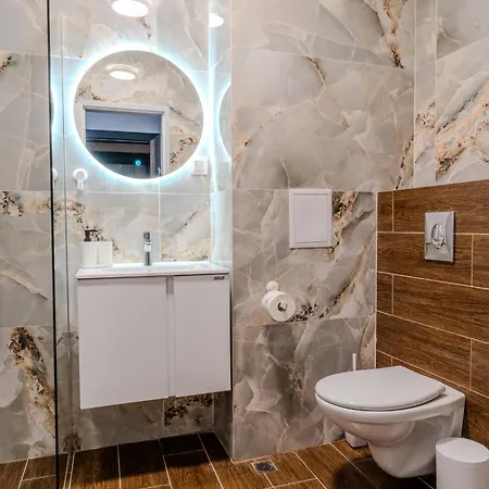 דירה Sea View Luxury Apartments- Forest Retreat Luxury אקהטופול