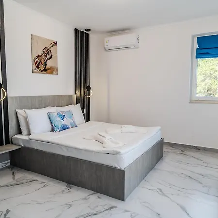 Sea View Luxury Apartments- Forest Retreat Luxury *