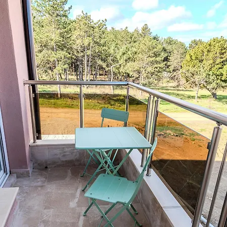 Sea View Luxury Apartments- Forest Retreat Luxury דירה