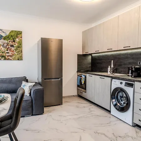 Апартамент Sea View Luxury Apartments- Forest Retreat Luxury Ахтопол
